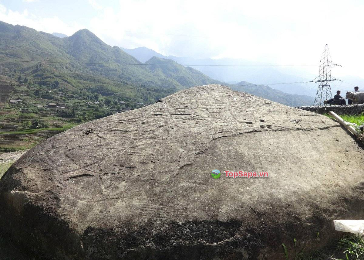 Bãi đá cổ Sapa trải rộng với diện tích 8 km2, gần 200 khối đá